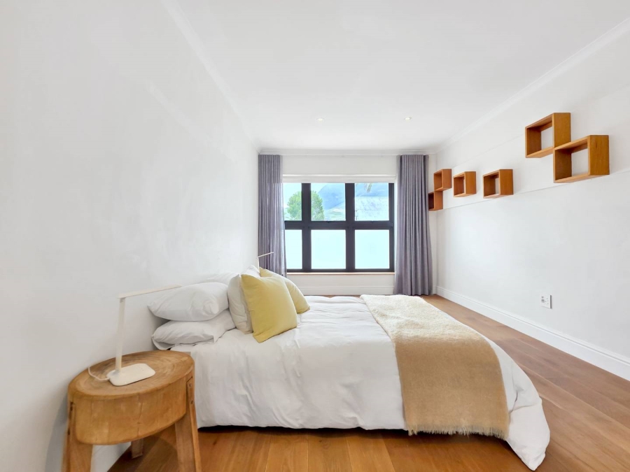 To Let 4 Bedroom Property for Rent in Oranjezicht Western Cape